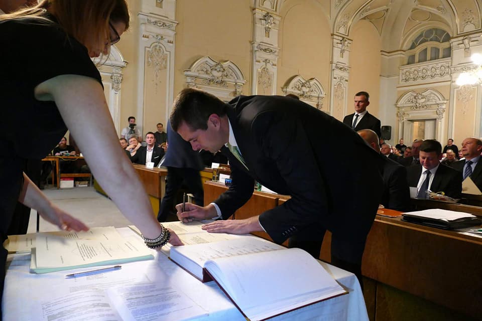 Ustanovujúce zastupiteľstvo BBSK