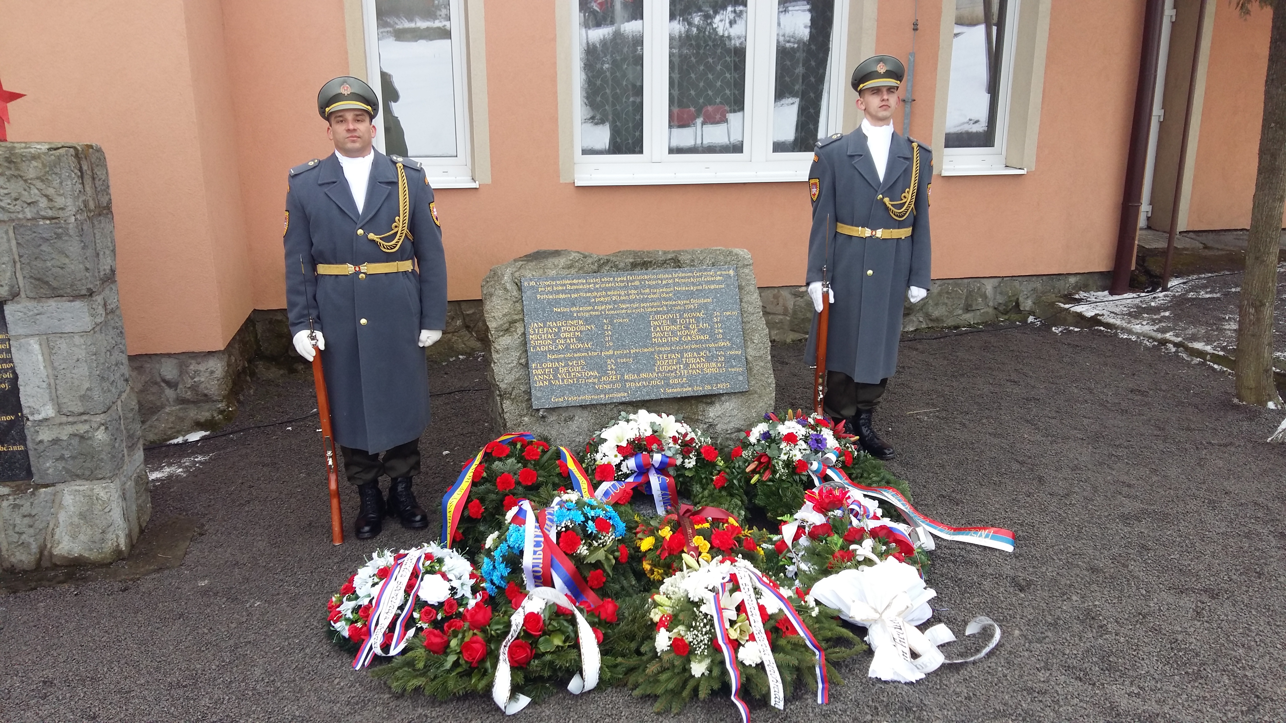 Spomienkové stretnutia pri príležitosti 73. výročia oslobodenia obce Senohrad